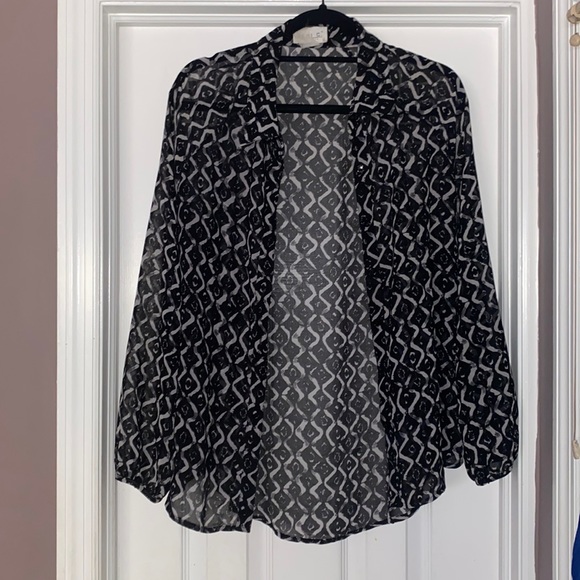 Black Patterned Button Down - MEDIUM - Picture 1 of 3